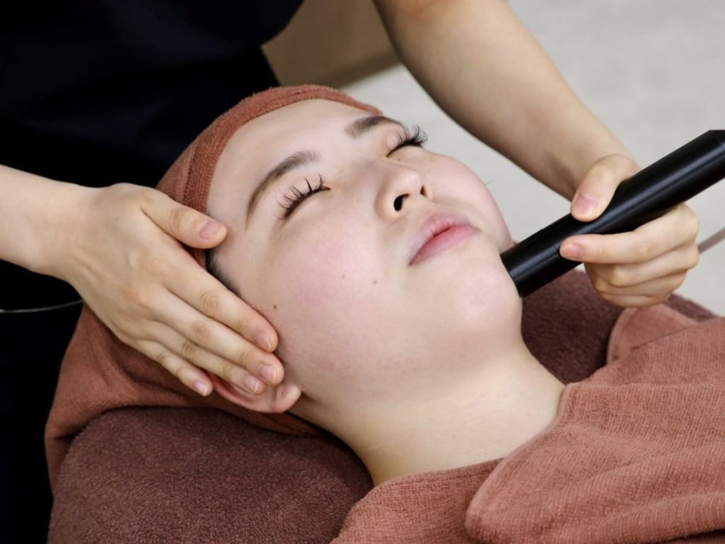 埼玉・千葉のシミ取り放題×たるみケアコースのプラズマ